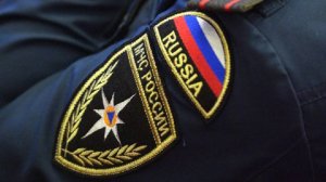 Во Владивостоке двоих взрослых и ребенка спасли с тонущего катера