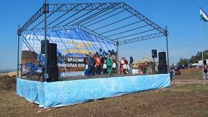 МОТОКРОСС .МЕЛЕУЗ .ОТКРЫТИЕ .Награждение кто участвовал на строительстве трассы))