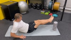 Подъемы ног через МФР ролл