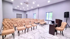 Для Бизнес встреч и конференций.