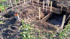 Ломаю старую баню.Делаю опалубку для нового фундамента.