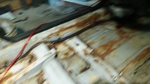 Приора 2012 г. Ремонт гнилого пола, ч. 1. От чего гниет ВАЗ ?