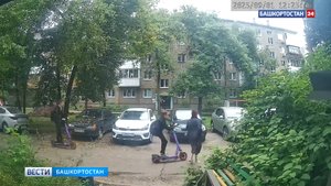 Момент наезда несовершеннолетнего самокатчика на женщину на проспекте Октября в Уфе попал на видео