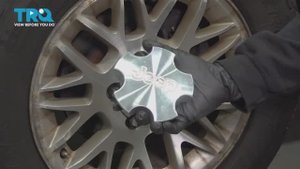 010. Как заменить центральные колпачки колес Jeep WJ (1999 - 2004)