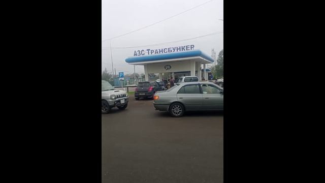 Очереди на АЗС Советской Гавани из-за проблем с бензином