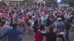 Прощание с летом под звуки вальса. Танцевальный вечер под открытым небом в Петербурге