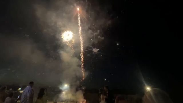 высотный фейерверк у ресторана "ново " под музыку смотреть онлайн