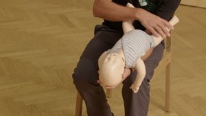 Извлечение инородного тела из ВДП у младенца возрастом до 1 года