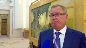 Костин рассказал о работе над возможностью платить в Китае с помощью QR-кодов