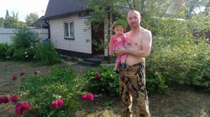 Двойняшки на даче 😊