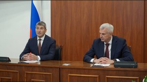 Сергей Носов подписал соглашение с Уральским заводом и медцентром имени Кулакова