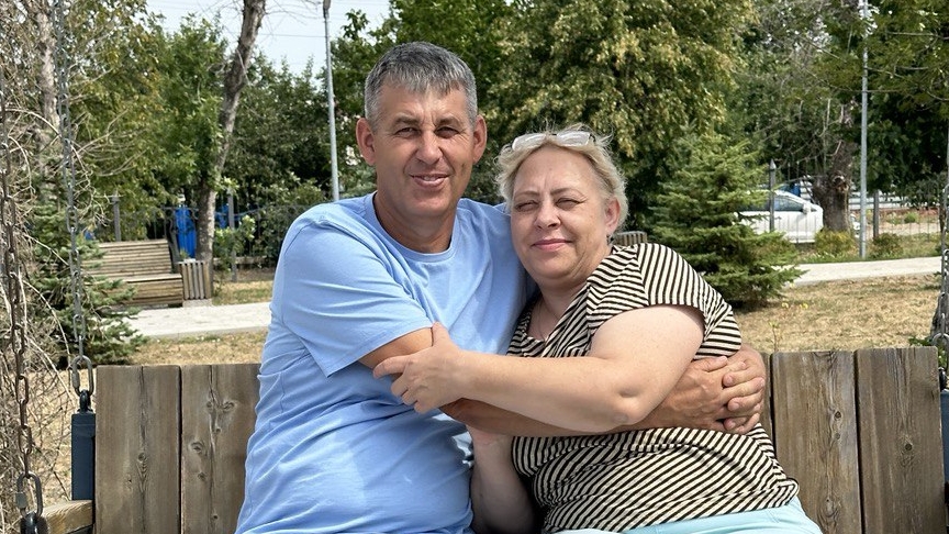 Мелкий ремонт бензотриммера на коленях.