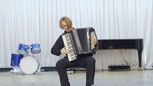 В. Власов "Шаги" исп. Даниил Митин