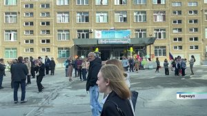 Как в школах Алтайского края прошли школьные линейки