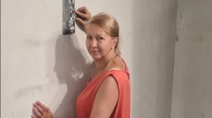 Косметический ремонт спальни за 3 дня своими силами. Проводим электрику, клеим обои.