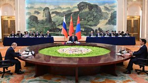 Путин и Си Цзиньпин начали переговоры в широком составе
