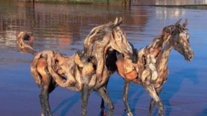 Лошади, из дерева !