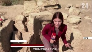 Древний колодец и античная скульптура: что обнаружили археологи Эрмитажа в Керчи