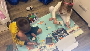 Какая база из Лего крепче?