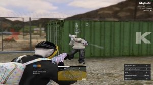 ггшка с каким то челом