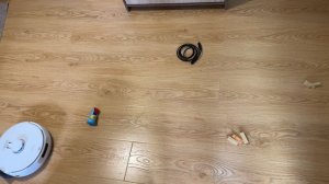 Робот пылесос Narwal Freo Z Ultra, объезд мелких предметов