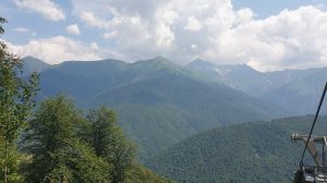 Одно из развлечение на Розе хутор это конечно же канатная дорога.