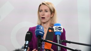 Пакет с пакетами: Брюссель готовит очередные санкции против РФ