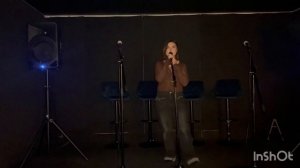 Вокал на английском.