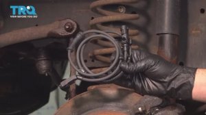 018. Как заменить датчик ABS переднего колеса на Jeep WJ