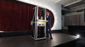 Заказать фокусника на праздник в Москве - Дамир Валитов - Иллюзия уменьшения зрителя