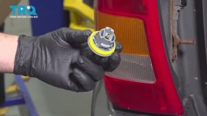 037. Как заменить патроны в задних фонарях на Jeep WJ (1999 - 2004)