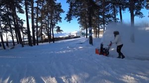 Чищу снег снегоуборощиком Кеттама пока муж на работе чистит родину от снега