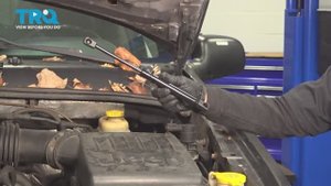 008. Как заменить газовые упоры капота на Jeep WJ (1999 - 2004)