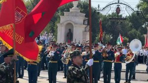 Военный парад прошел в Тирасполе в честь 35-летия образования Приднестровья