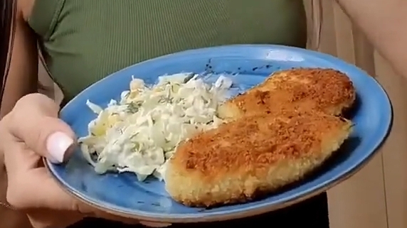 Картофельные Котлетки и Салат...🥔🥗😋    Рецепт в описании ✍️