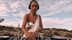 RHUE - i played this sunset tech house set in the desert