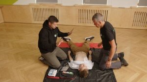 Применение дефибриллятора (АНД)