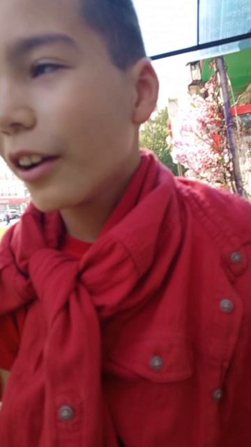 Что купит школьник на 100 рублей к школе.