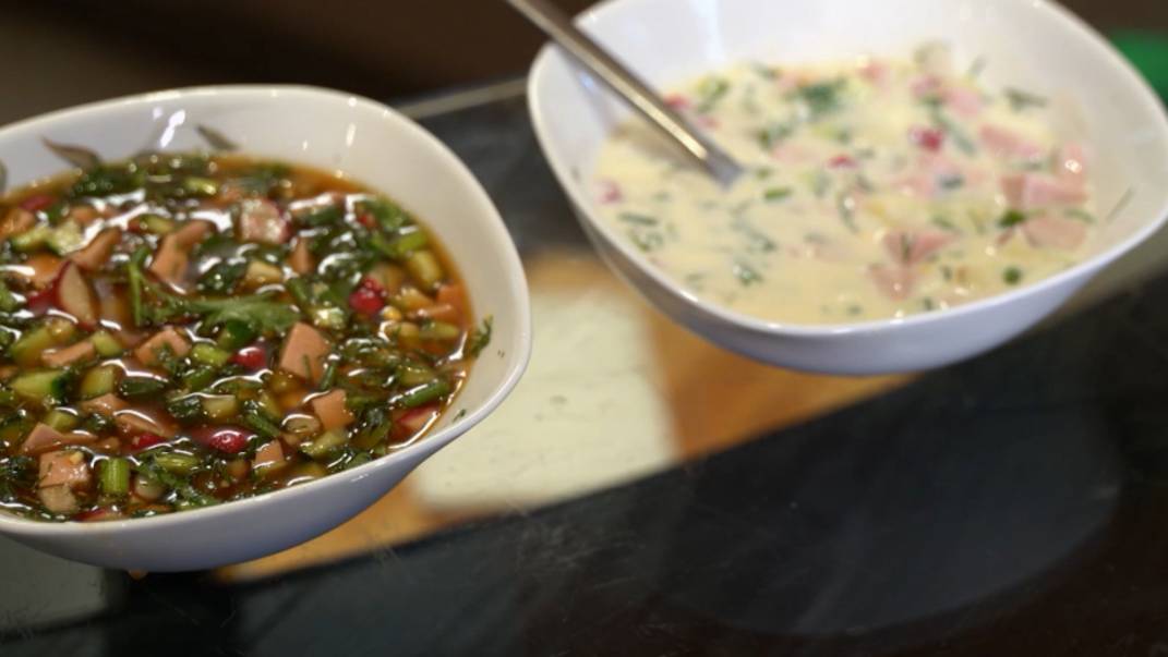 Квас или кефир? Какая окрошка полезнее и почему