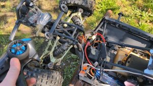 baja 5sc тюсервомашинки сходят с ума если завести двигатель