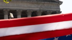 Двух сотрудников Агентства США по ЧС уволили за просмотр порно на работе