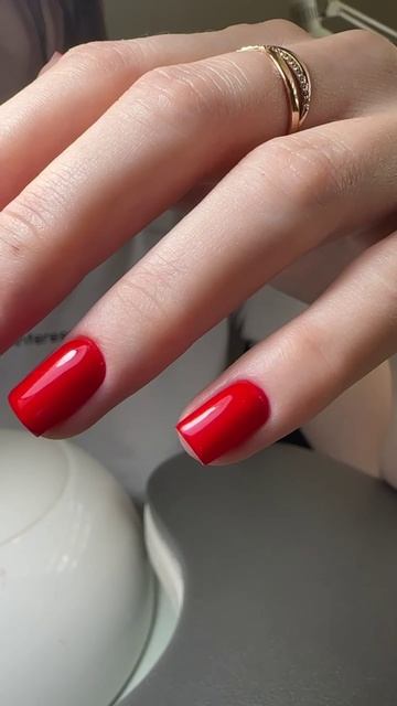 Насыщенный красный цвет маникюра смотреть онлайн