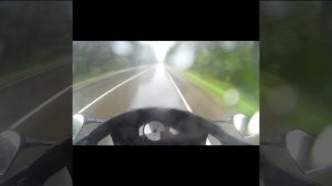 Suzuki GSX-R 600 k3 2003 год. Еда в проливной дождь:)