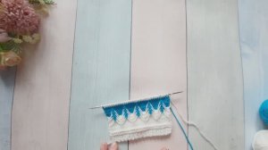 Красивый двухцветный узор..