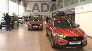 "Автостат": продажи автомобилей марки Lada в России упали почти на 25%
