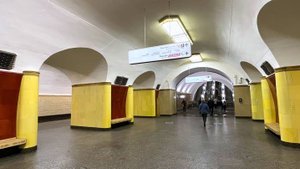 В московском метро мужчина открыл стрельбу из аэрозольного пистолета