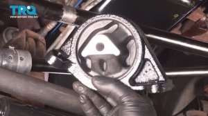 068. Как заменить опору двигателя 4.7 на Jeep WJ (1999 - 2004)