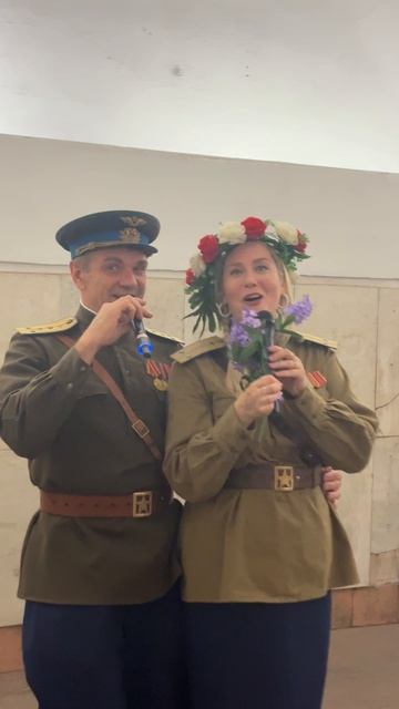 В метро