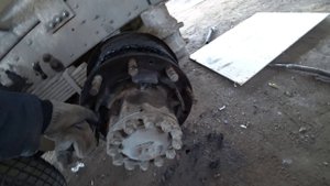 Замена сальника ступицы на миксере’’КАМАЗ 65115- бетоносмеситель''