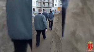 В Мурино мастурбек попытался увести девочку в лес !!!